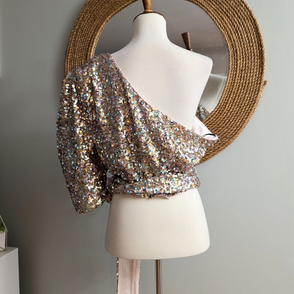 NBD x Revolve Itzel Sequin One Shoulder Top - Picture 4 of 5